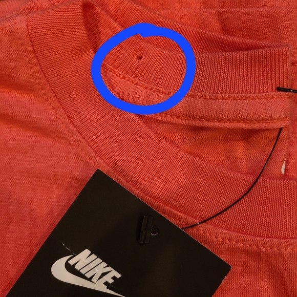 Nike Girls Neon Pink Tshirt **flaw - Picture 7 of 8